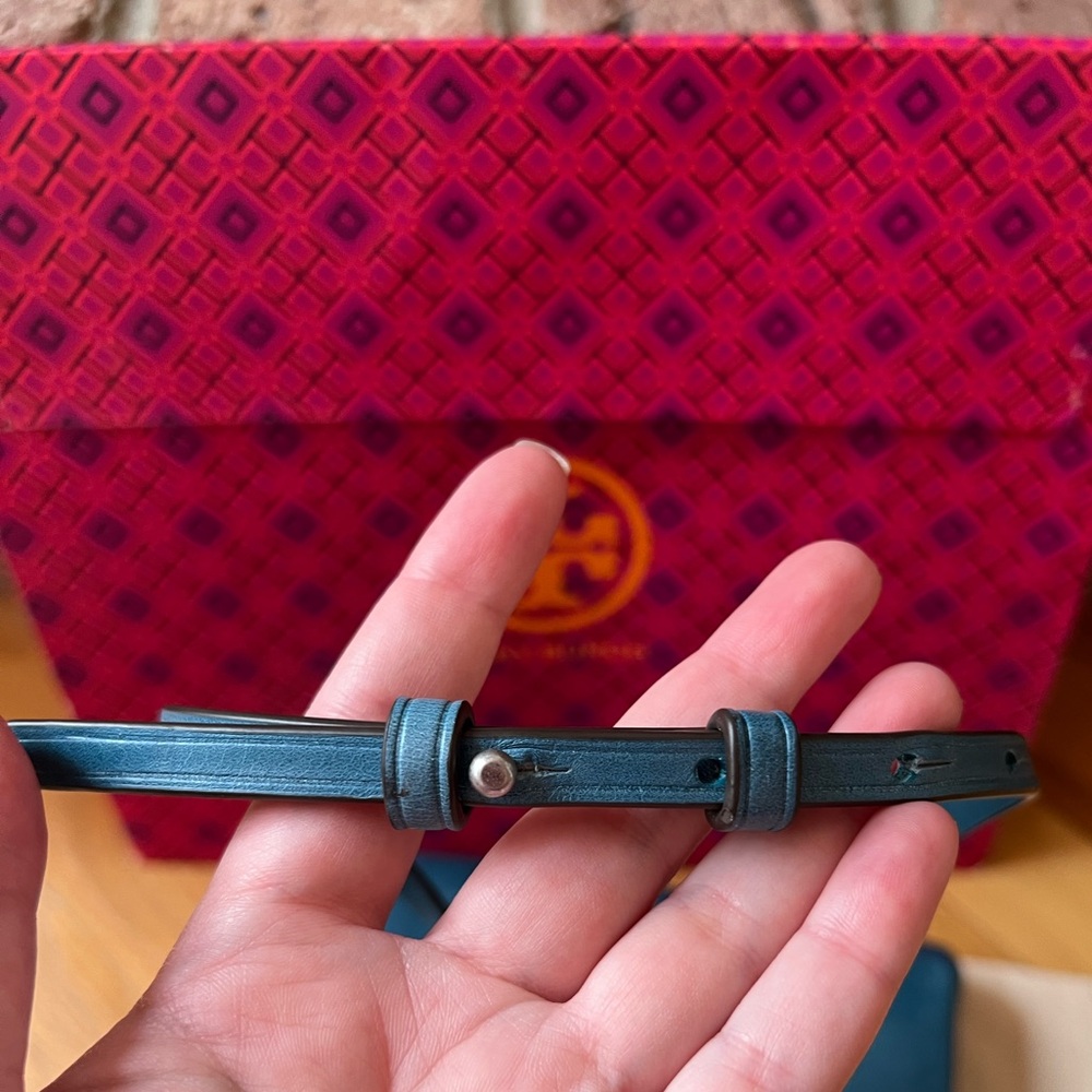 Tory Burch Miller Glazed Wallet Crossbody - Picture 12 of 15
